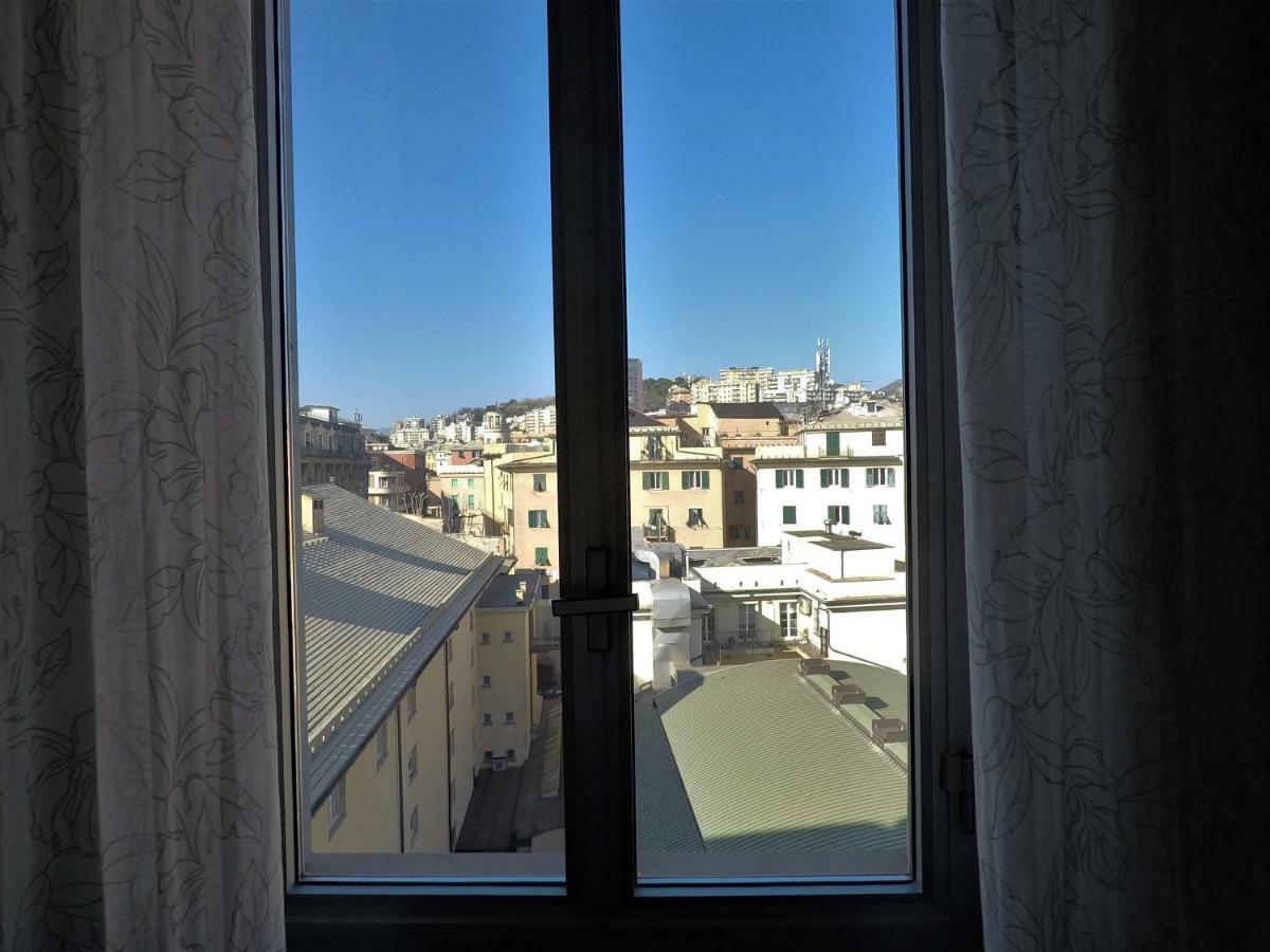 Dietro Il Teatro Modena Genua Buitenkant foto